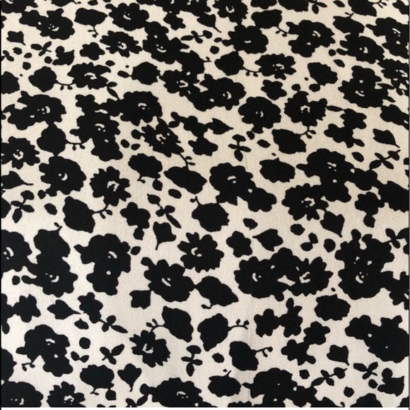 Loft Ann Taylor black and cream floral cap sleeve pullover blouse size small - Picture 4 of 8